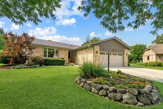 12890 W Scarborough COURT, New Berlin, WI 53151