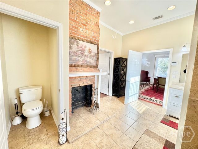 835 E Duffy Street, Savannah, GA 31401