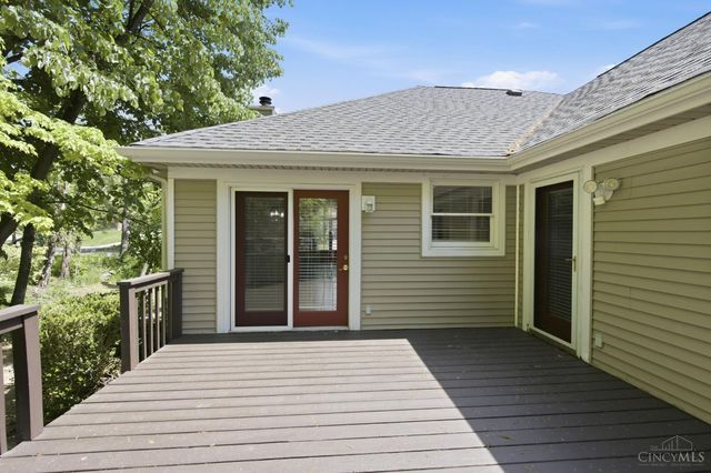 2739 Queenswood Drive, Cincinnati, OH 45211