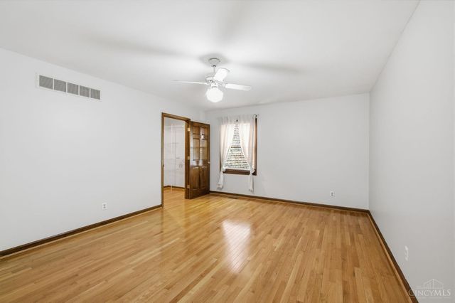 2739 Queenswood Drive, Cincinnati, OH 45211