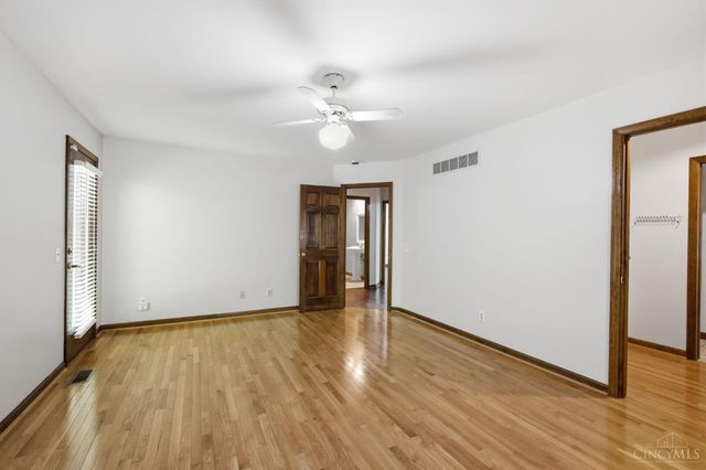 2739 Queenswood Drive, Cincinnati, OH 45211