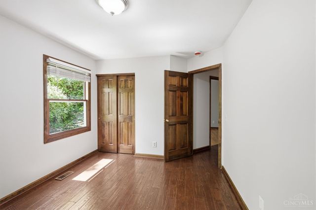 2739 Queenswood Drive, Cincinnati, OH 45211