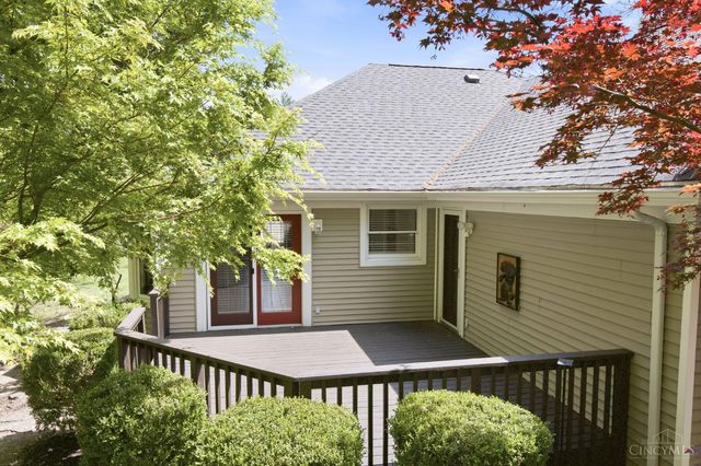 2739 Queenswood Drive, Cincinnati, OH 45211