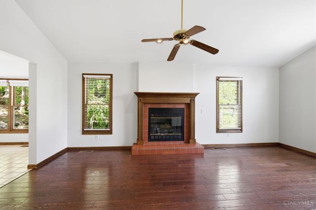 2739 Queenswood Drive, Cincinnati, OH 45211