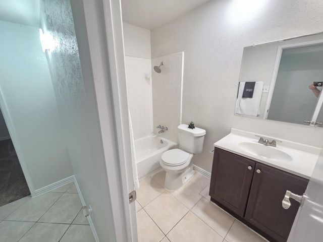 15630 Camino Del Sol Drive, Houston, TX 77083