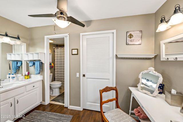 1939 S San Vincent Drive, Green Valley, AZ 85614