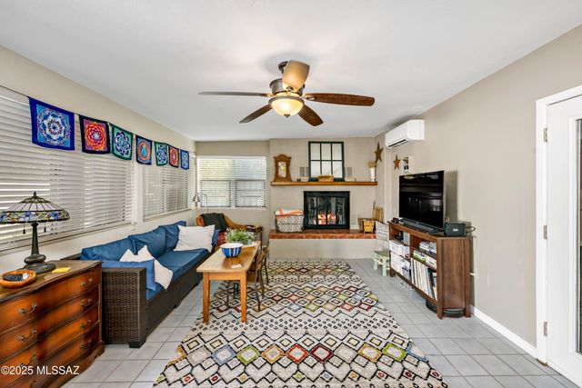 1939 S San Vincent Drive, Green Valley, AZ 85614