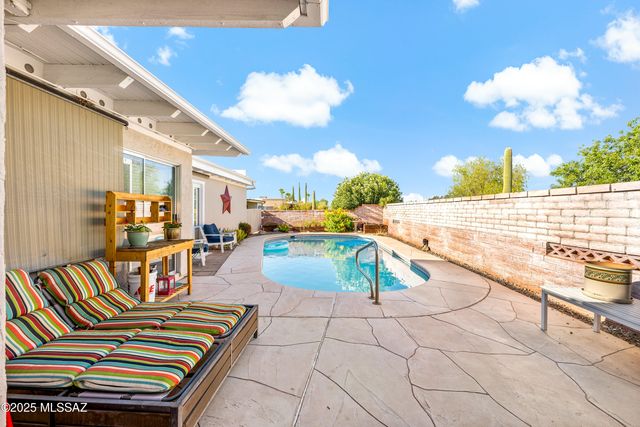 1939 S San Vincent Drive, Green Valley, AZ 85614