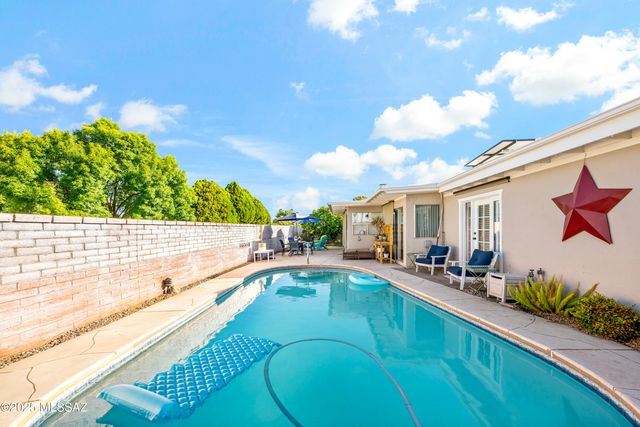 1939 S San Vincent Drive, Green Valley, AZ 85614