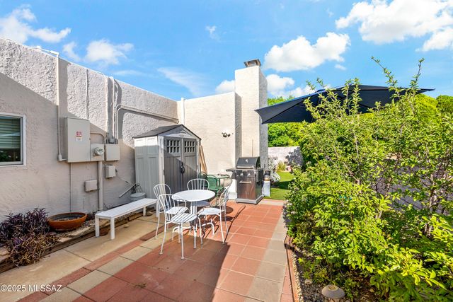 1939 S San Vincent Drive, Green Valley, AZ 85614