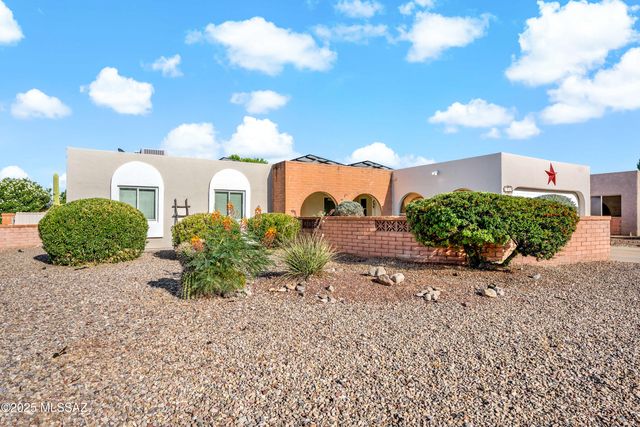 1939 S San Vincent Drive, Green Valley, AZ 85614