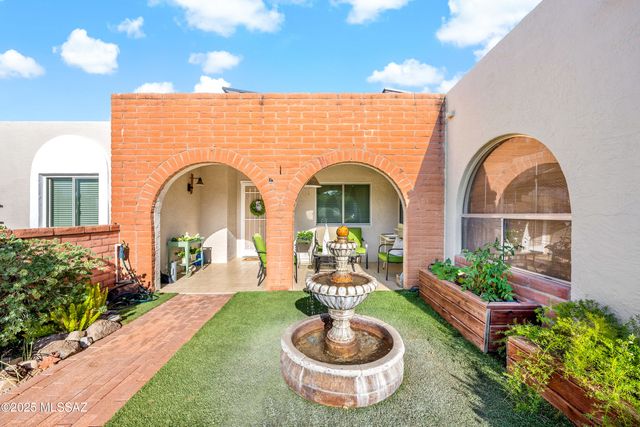 1939 S San Vincent Drive, Green Valley, AZ 85614