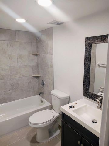 5725 12TH AVENUE N 304D, St Petersburg, FL 33710