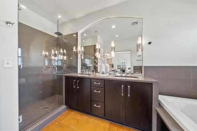 1205 W 60th Terrace, Kansas City, MO 64113