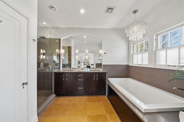 1205 W 60th Terrace, Kansas City, MO 64113