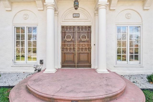 1205 W 60th Terrace, Kansas City, MO 64113