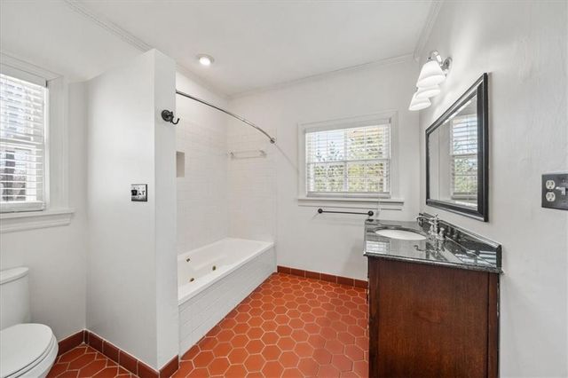 1205 W 60th Terrace, Kansas City, MO 64113