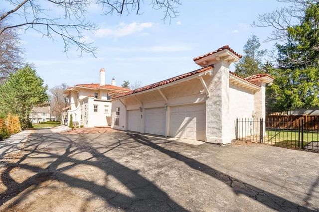 1205 W 60th Terrace, Kansas City, MO 64113