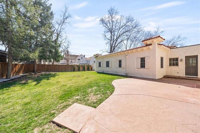 1205 W 60th Terrace, Kansas City, MO 64113