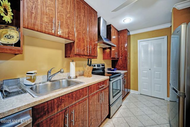 236 Medford Court G, Manalapan, NJ 07726