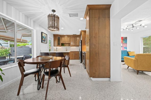 409 NW 27th Street, Wilton Manors, FL 33311