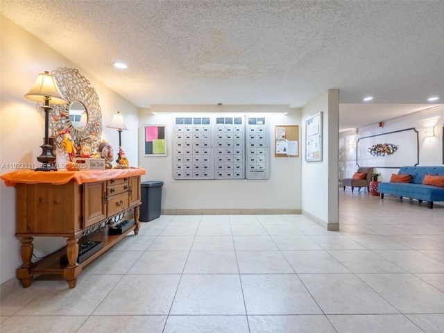 6600 Cypress Rd 406, Plantation, FL 33317