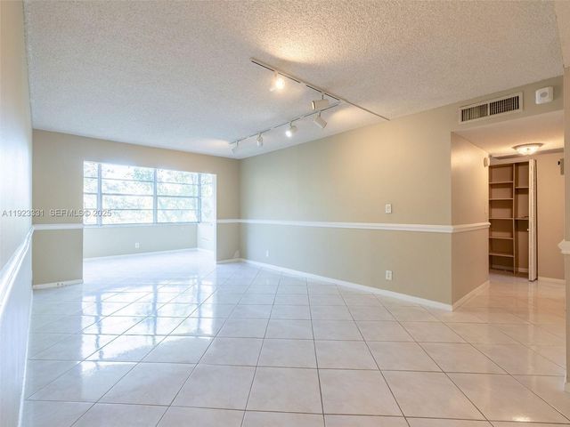 6600 Cypress Rd 406, Plantation, FL 33317