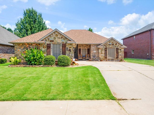 1745 Colorado Drive, Burleson, TX 76028