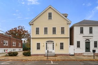28 Middle Street 2, Plymouth, MA 02360