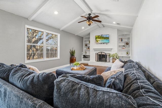 5736 2nd Place, Lubbock, TX 79416