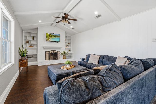 5736 2nd Place, Lubbock, TX 79416