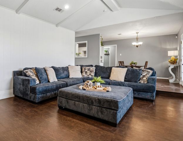 5736 2nd Place, Lubbock, TX 79416