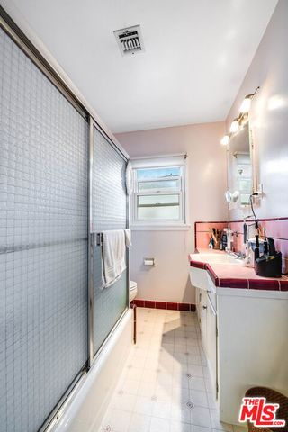 702 N Reese Place, Burbank, CA 91506