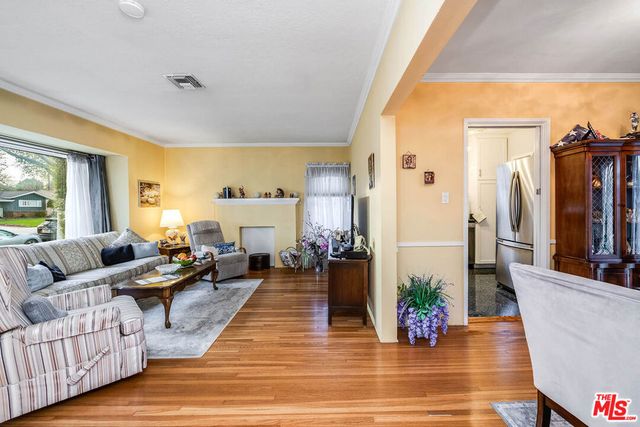 702 N Reese Place, Burbank, CA 91506