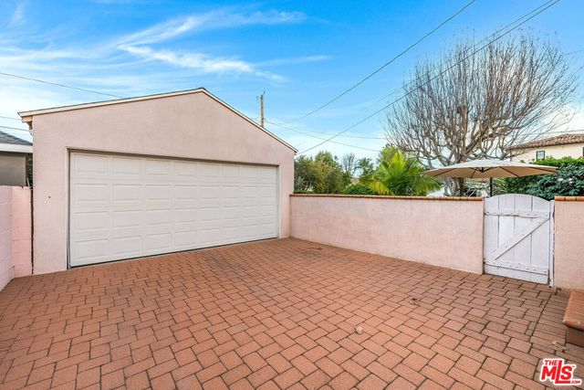 702 N Reese Place, Burbank, CA 91506
