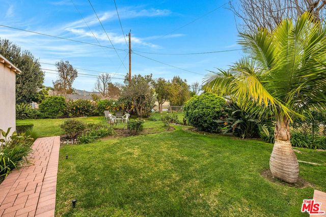 702 N Reese Place, Burbank, CA 91506