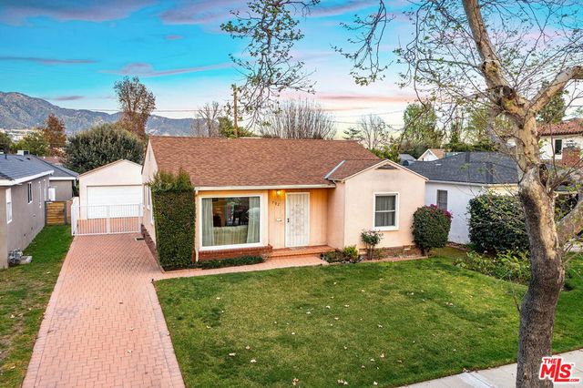 702 N Reese Place, Burbank, CA 91506