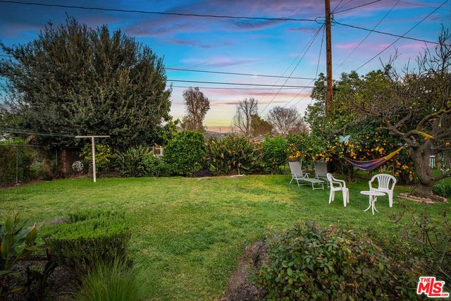 702 N Reese Place, Burbank, CA 91506