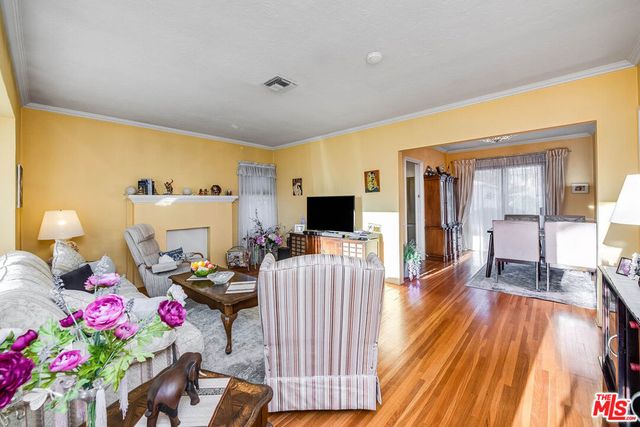 702 N Reese Place, Burbank, CA 91506