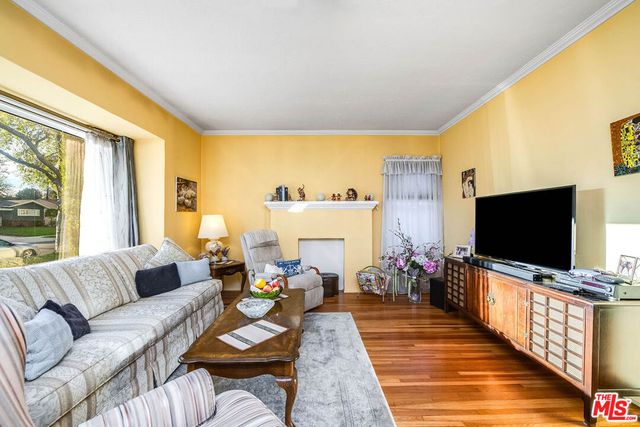 702 N Reese Place, Burbank, CA 91506