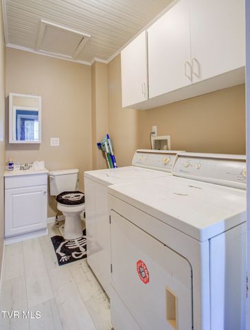 2111 East Watauga Avenue, Johnson City, TN 37601