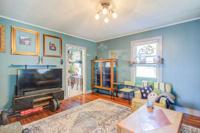 2111 East Watauga Avenue, Johnson City, TN 37601