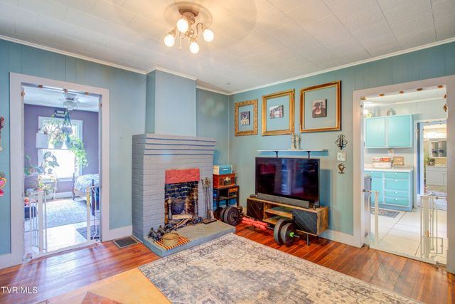 2111 East Watauga Avenue, Johnson City, TN 37601
