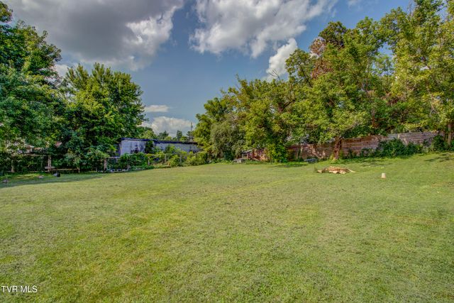 2111 East Watauga Avenue, Johnson City, TN 37601