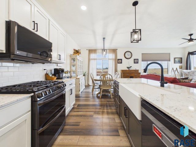 5816 W Raleigh Cir Circle, Sioux Falls, SD 57107