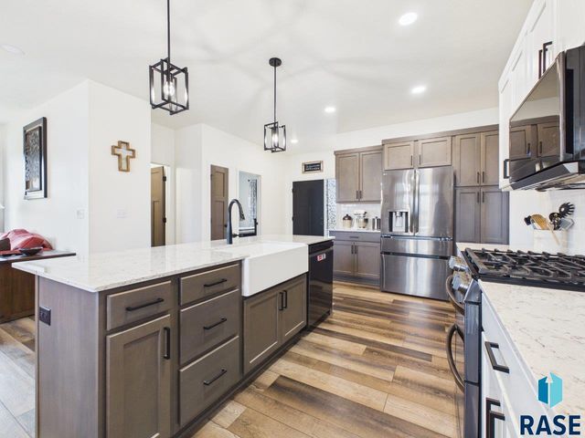 5816 W Raleigh Cir Circle, Sioux Falls, SD 57107