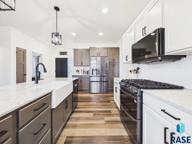 5816 W Raleigh Cir Circle, Sioux Falls, SD 57107