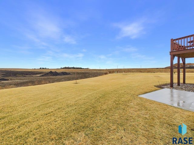 5816 W Raleigh Cir Circle, Sioux Falls, SD 57107