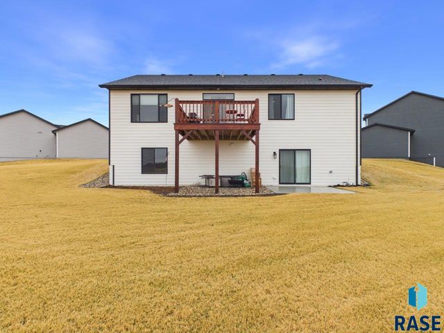 5816 W Raleigh Cir Circle, Sioux Falls, SD 57107