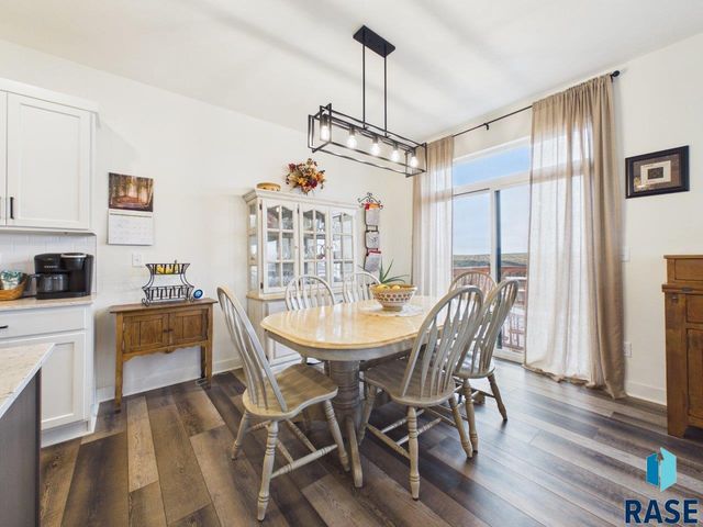 5816 W Raleigh Cir Circle, Sioux Falls, SD 57107